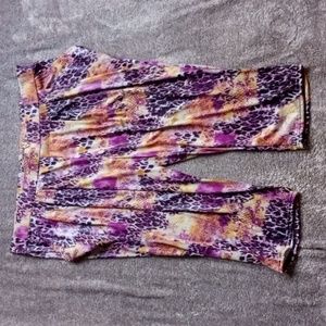 Gold Mine mixed print capri leggings with pockets